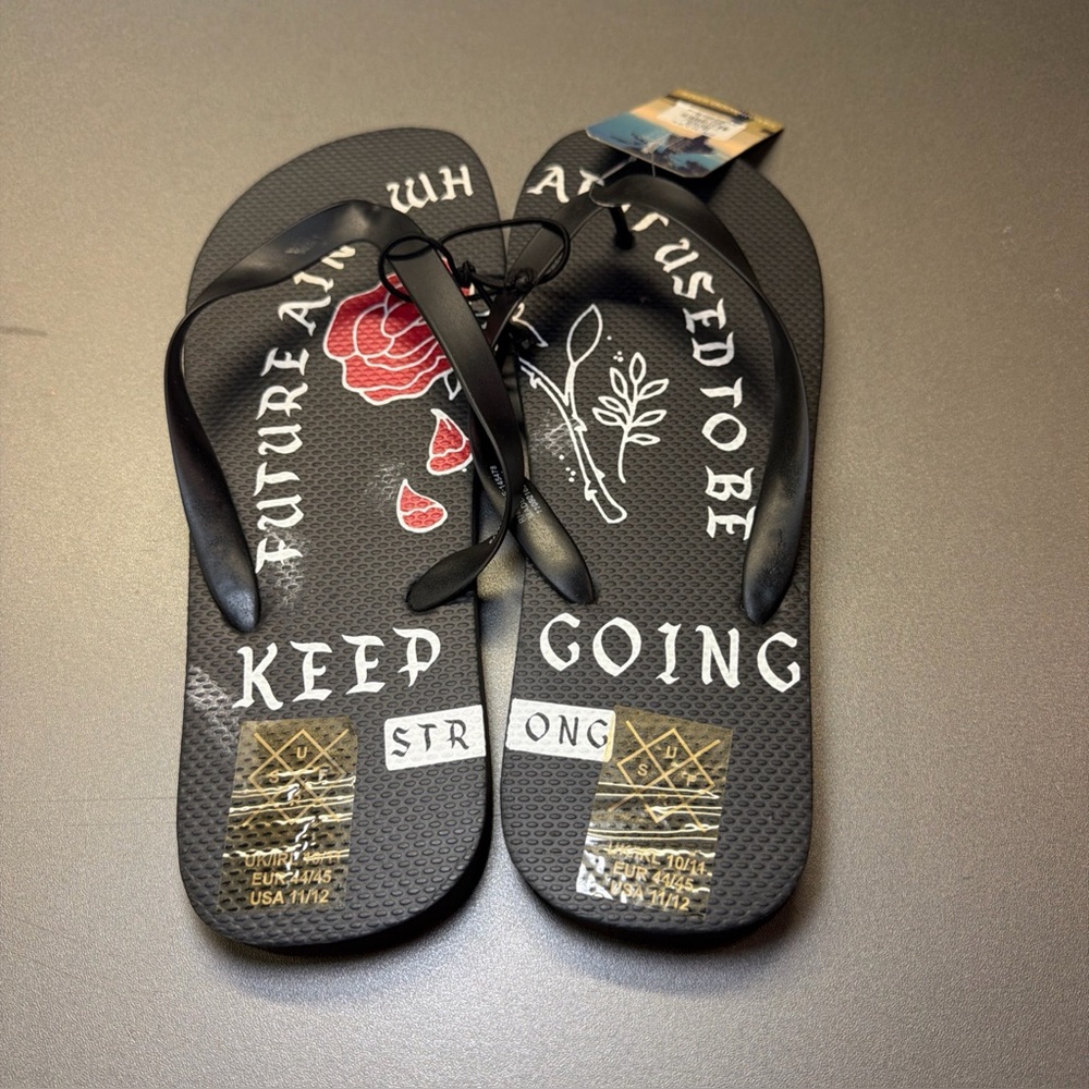 Primark Men’s Sandals Flip Flops Rose Design Black/ Red Soft Size 11/12 NWT